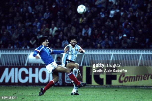 William Ayache of France and Diego Maradona of Argentina during the Friendly match between France and Argentina at Parc des Princes, on 26 April...