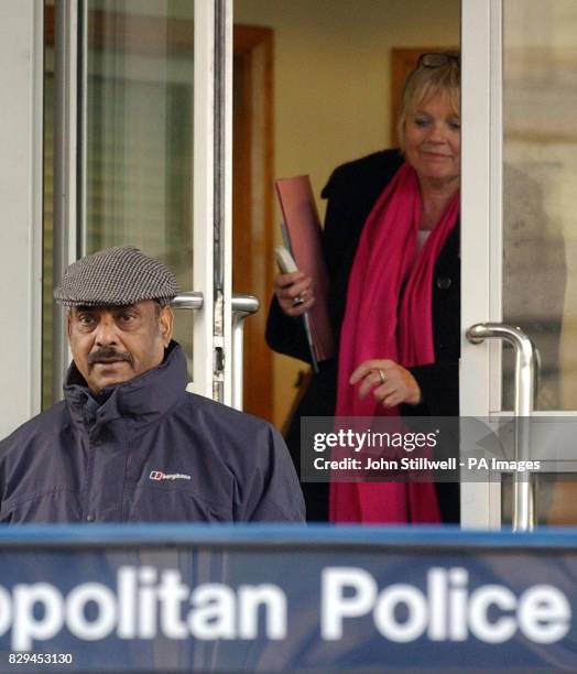 Azmat Man Paddington Green Police Photos and Premium High Res Pictures - Getty Images