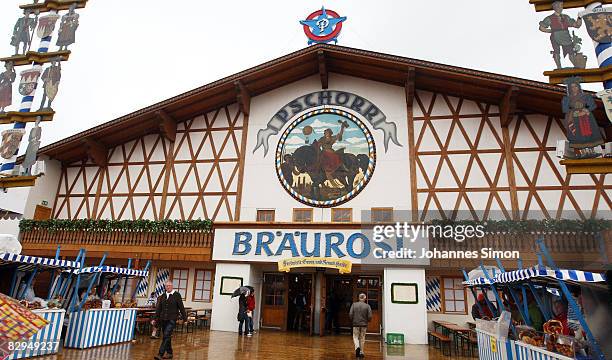 Outside view of the Hacker Pschorr Braeurosl beer tent, seen during day 3 of the Oktoberfest beer festival on September 22, 2008 in Munich, Germany....