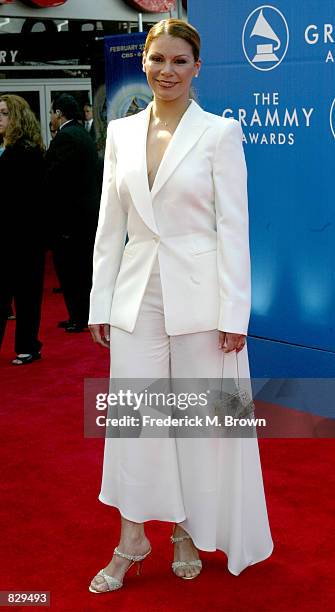 Singer Olga Tanon attends the 44th Annual Grammy Awards at Staples Center February 27, 2002 in Los Angeles, CA.