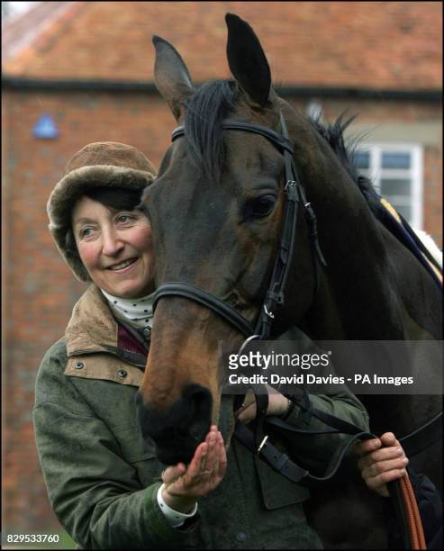 Trainer Henrietta Knight with Best Mate during a photo-call.