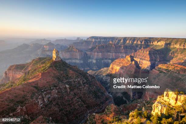 sunrise at point imperial, grand canyon, usa - versante nord del grand canyon foto e immagini stock