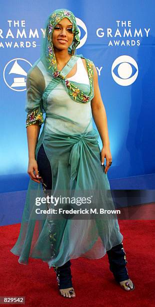 Singer Alicia Keys attends the 44th Annual Grammy Awards at Staples Center February 27, 2002 in Los Angeles, CA.