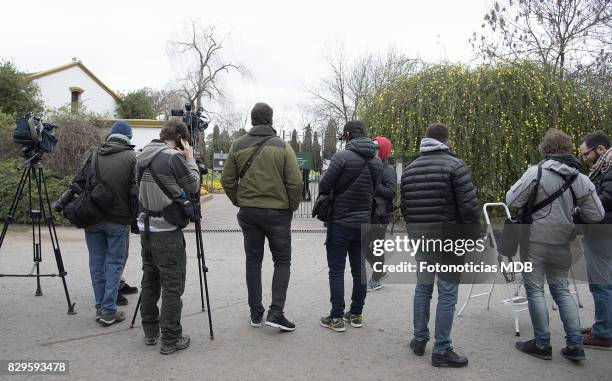 Photographers wait for the arrival of relatives and friends for Jorge Zorreguieta's funeral at Parque Memorial cemetery on August 10, 2017 in Buenos...