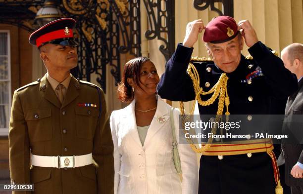 Mike Beharry 208 General Sir Mike Jackson Stock Photos, High-Res Pictures, and ...