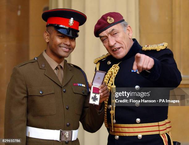 Mike Beharry 208 General Sir Mike Jackson Stock Photos, High-Res Pictures, and ...