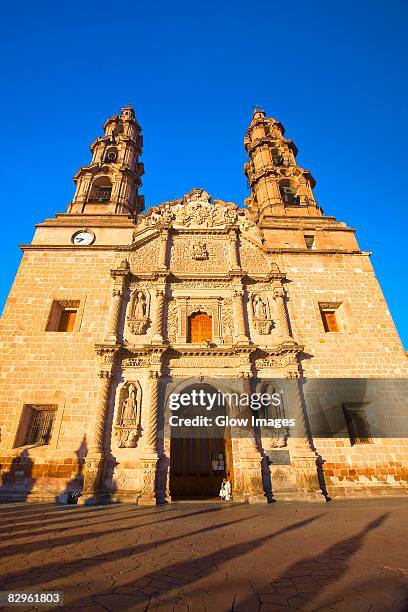 low angle view of a cathedral, catedral de aguascalientes, aguascalientes, mexico - aguas calientes stock pictures, royalty-free photos & images