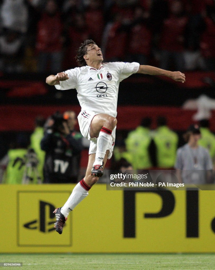 Soccer - UEFA Champions League - Final - AC Milan v Liverpool - Ataturk Olympic Stadium