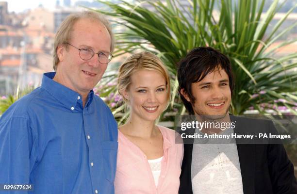 William Hurt, Pell James and Gael Garcia Bernal.