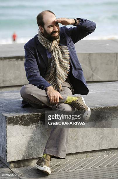 Spanish director Jaime Rosales poses on September 23, 2008 in the northern Spanish Basque city of San Sebastian, where he presented his film "Tiro en...