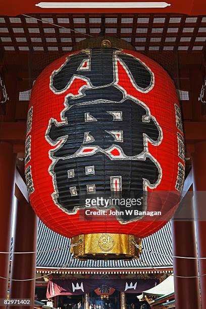 huge lantern - sensoji temple stock pictures, royalty-free photos & images