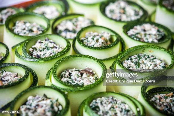 zucchini cannellonis close up - stuffing imagens e fotografias de stock