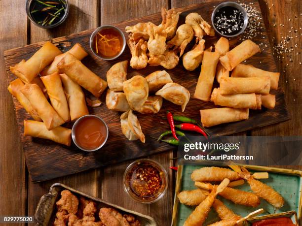 asiático de aperitivos - tray fotografías e imágenes de stock