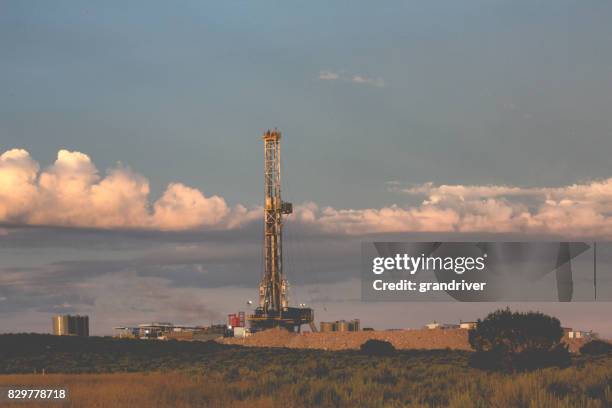 Fracking Rig Night Photos and Premium High Res Pictures - Getty Images