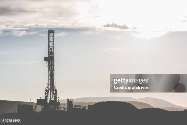 Fracking Rig Night Photos and Premium High Res Pictures - Getty Images
