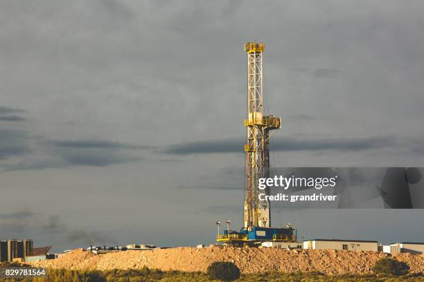 Fracking Rig Night Photos and Premium High Res Pictures - Getty Images