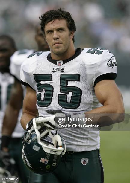 Stewart Bradley of the Philadelphia Eagles walks off the field after pre-game warmups before their game against the Pittsburgh Steelers on September...