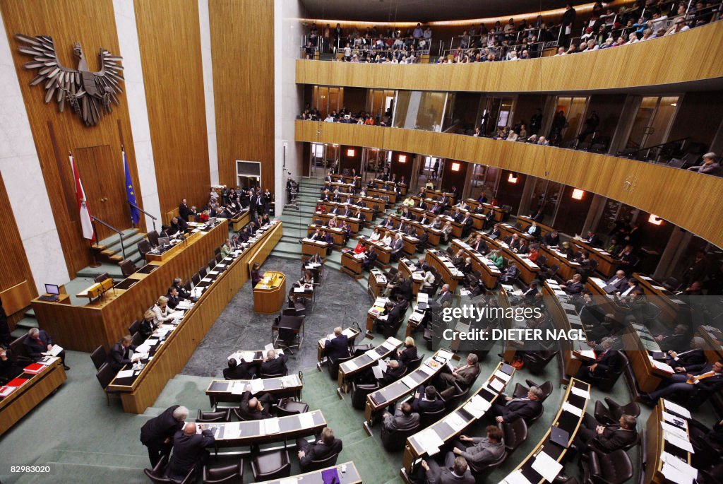 The Austrian parliament holds its last s