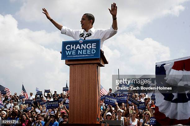 Democratic Presidential nominee U.S. Sen. Barack Obama speaks to an estimated crowed of 11,000 September 24, 2008 at Knology Park in Dunedin Florida....