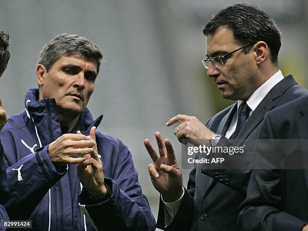 Tottenham Hotspur Manager Juande Ramos talks with Spurs Chairman Daniel Levy during the Carling Cup 3rd round game at ST James Park in Newcastle,...