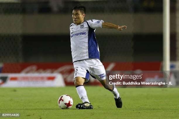 Yasuyuki Konno of Gamba Osaka in action during the J.League J1 match between Sanfrecce Hiroshima and Gamba Osaka at Edion Stadium Hiroshima on August...