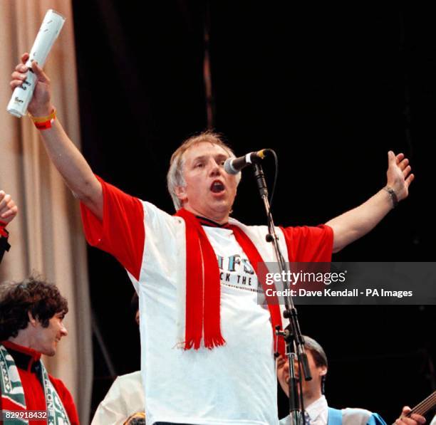 Trevor Hicks of the Hillsborough Family Support Group thanks the crowd at Anfield at the end of the Justice Concert on Saturday evening. Photo by...