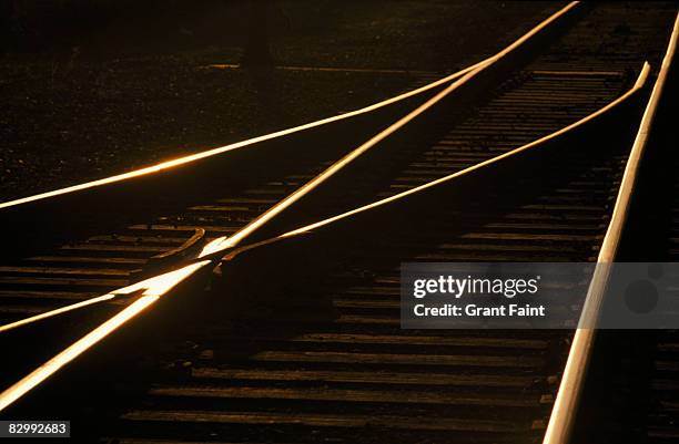 diverting train tracks - weichen gleise stock-fotos und bilder