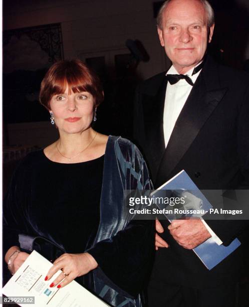 ACTRESS ISLA BLAIR AND JULIAN GLOVER A THE LAURENCE OLIVIER AWARDS