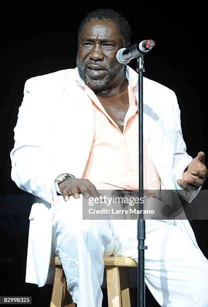 Singer Eddie Levert of the O'Jays performs at Hard Rock Live at the Seminole Hard Rock Hotel And Casino on September 23, 2008 in Hollywood, Florida