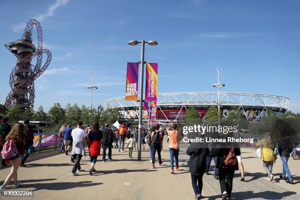 Spectators arrive at the Olympic Park during day eight of the 16th IAAF World Athletics Championships London 2017 at The London Stadium on August 11,...