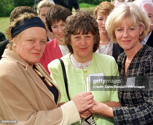 Tim Parry Dr Mo Mowlam Photos and Premium High Res Pictures - Getty Images