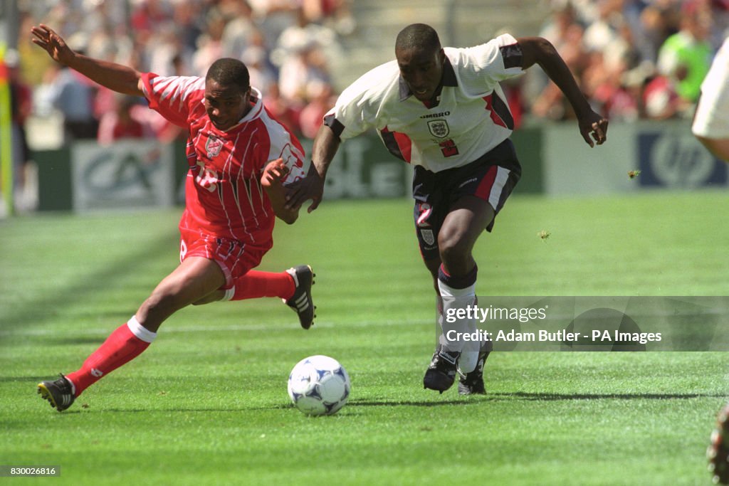 Soccer - 1998 FIFA World Cup - Group G - England v Tunisia - Stade Velodrome, Marseille