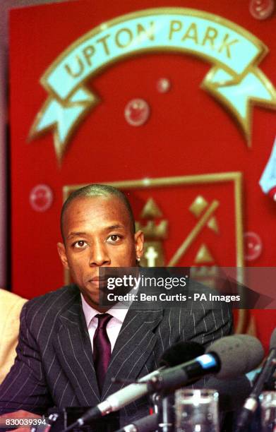 PA NEWS PHOTO 13/7/98 FOOTBALLER IAN WRIGHT AT AS PRESS CONFERENCE AT UPTON PARK AFTER TRANSFERING FROM ARSENAL TO WEST HAM UNITED.
