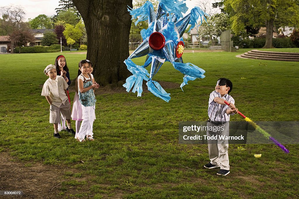 Pinata Injuries Kids Hitting Pinata High-Res Stock Photo - Getty Images
