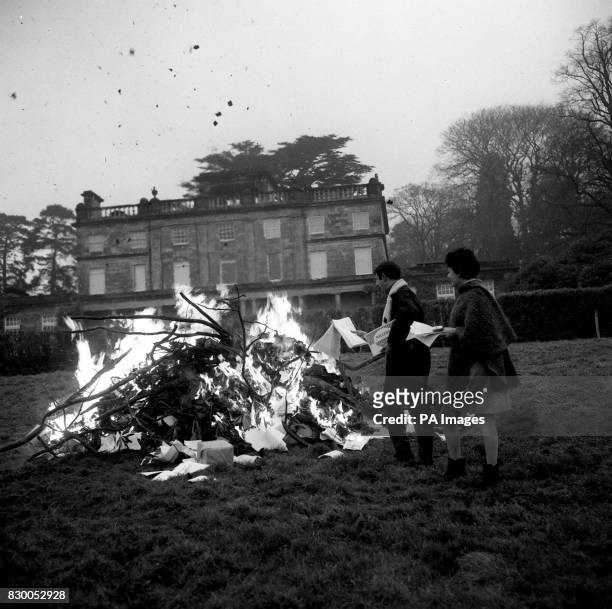 PA NEWS PHOTO 29/11/68 THE CHURCH OF SCIENTOLOGY HAD A BONFIRE PARTY IN THE GROUNDS OF SAINT HILL MANOR, THEIR HEADQUARTERS AT EAST GRINSTEAD,...