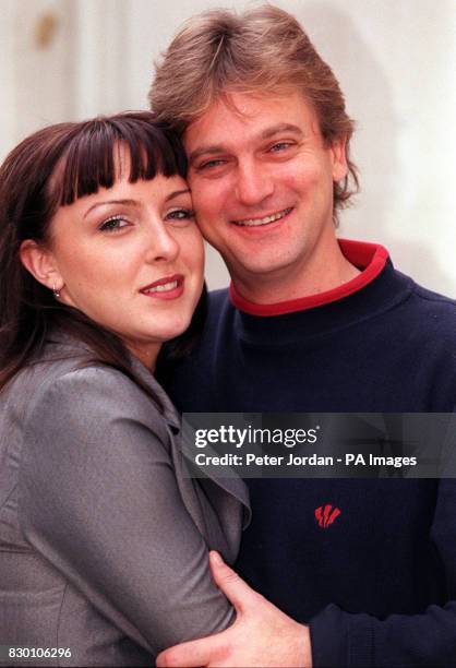 PA NEWS PHOTO 3/12/98 ACTRESS CARLI NORRIS AND ACTOR SAM SHEPHERD AT A PHOTOCALL FOR THE CAST OF "CATHERINE COOKSON'S TILLY TROTTER", A NEW SERIES TO...