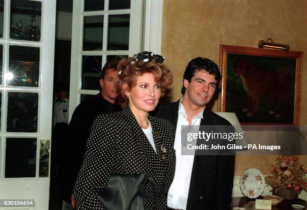 PA NEWS PHOTO 5/6/91 RAQUEL WELCH AND HER SON DAMON AT A FAMILY PARTY BEFORE THE WEDDING BLESSING CEREMONY BETWEEN DAMON AND REBECCA TRUEMAN AT...