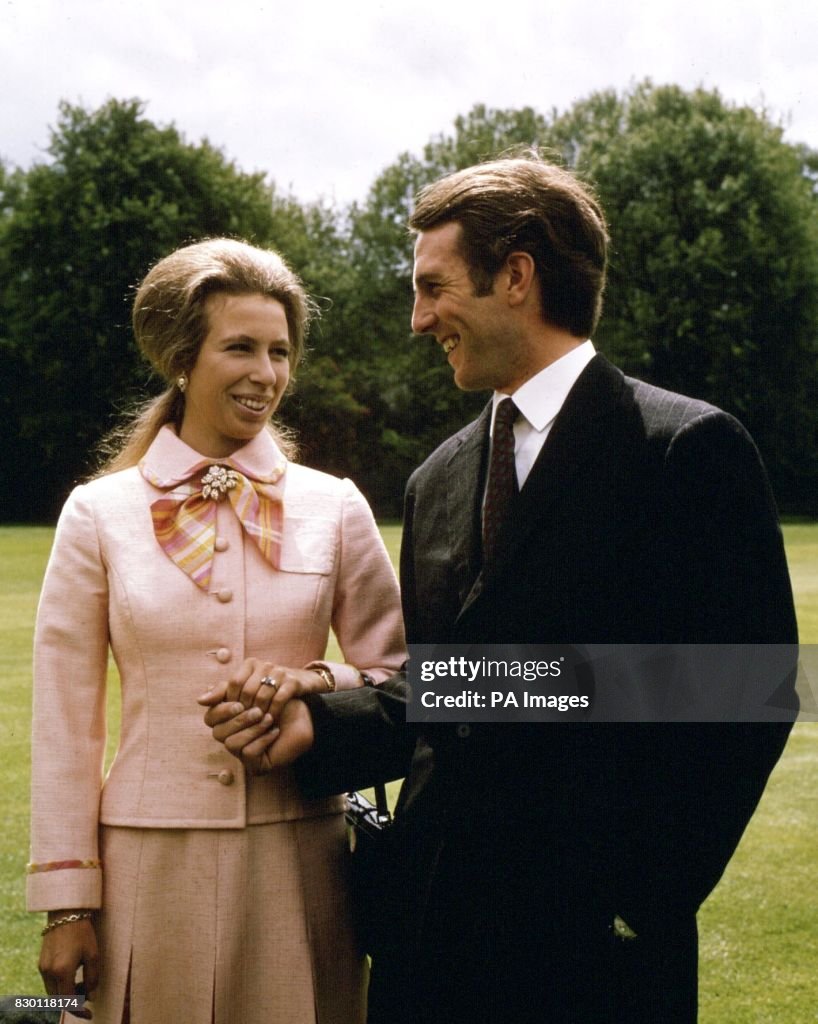 PA NEWS PHOTO 30/5/73 PRINCESS ANNE AND CAPTAIN MARK PHILLIPS AT BUCKINGHAM PALACE, LONDON THE MORNING AFTER THEIR ENGAGEMENT WAS ANNOUNCED (Photo by PA Images via Getty Images)