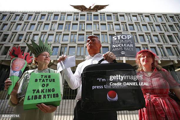 Buttons Protest Rally 96 Us War Protest Buttons Stock Photos, High-Res Pictures, and Images ...