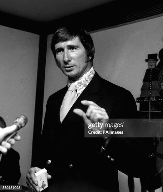 Colonel Spaceman 25 Colonel James Walker Stock Photos, High-Res Pictures, and Images ...