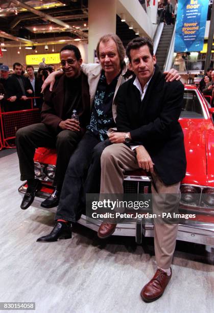 Stars of the hit 70's television programme Starsky and Hutch Antonio Fargas , David Soul and Paul Michael Glaser at the Virgin Megastore in Oxford...