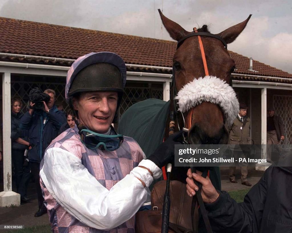 Dunwoody wins at Wincanton