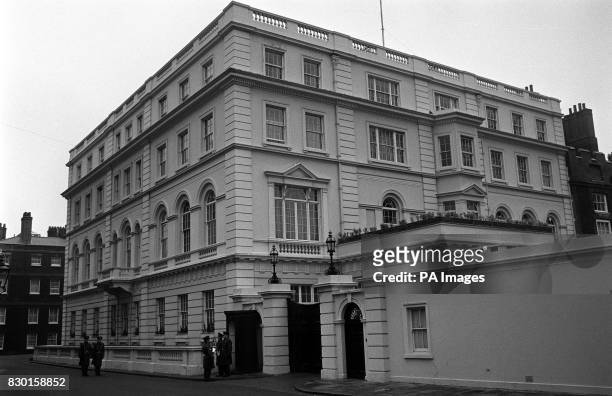 PA NEWS PHOTO 27/2/81 A LIBRARY FILE PICTURE OF CLARENCE HOUSE, LONDON RESIDENCE OF THE QUEEN MOTHER.