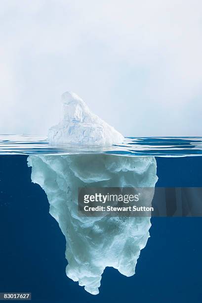 side view of model iceberg - iceberg imagens e fotografias de stock