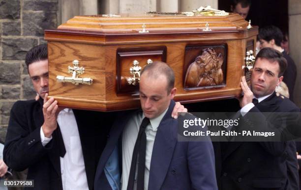 Eamon Roche Body Kirk Sweeney Photos and Premium High Res Pictures - Getty Images