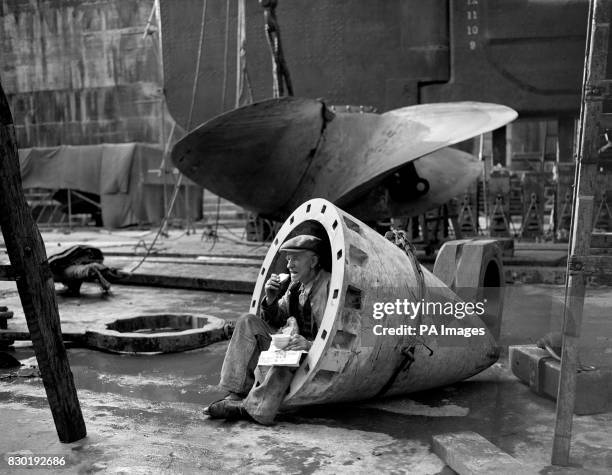 Sharp Propellar 183 Liner Propellers Stock Photos, High-Res Pictures, and Images ...