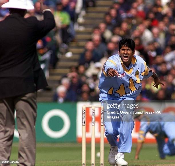 India's Venkatesh Prasad successfully appeals for the wicket of Pakistan's Salim Malik, during their Super Six Cricket World Cup match at Old...