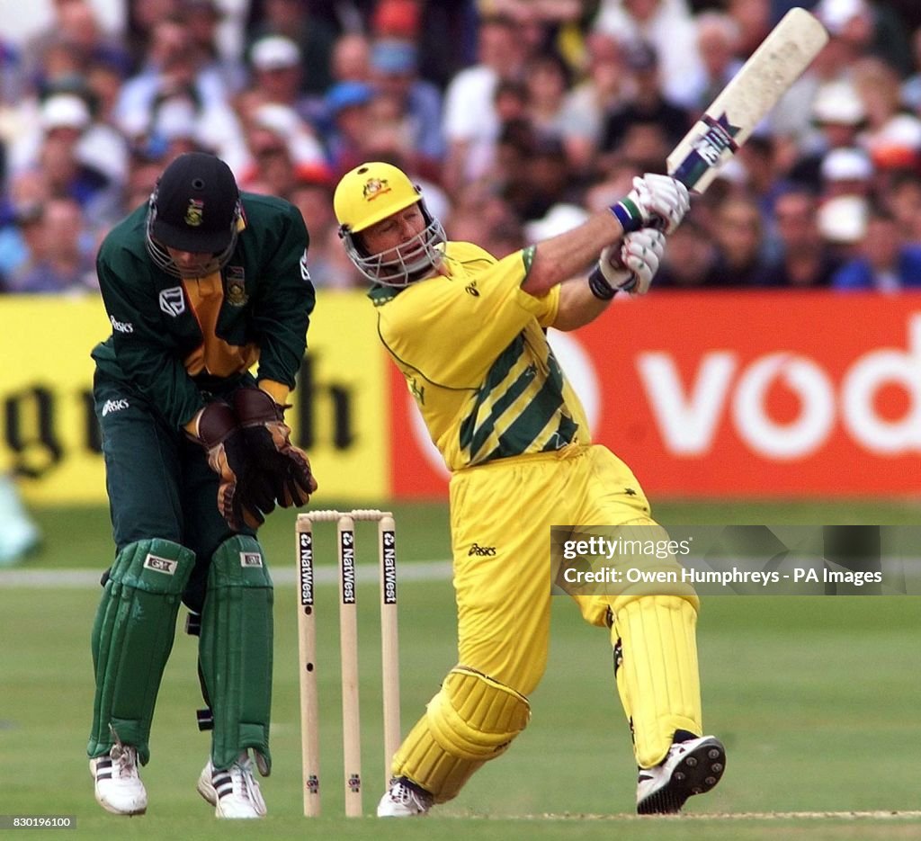 Cricket/SA v Aus/Waugh batting