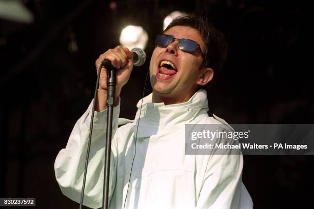 Ian McCulloch, singer with the band Echo and the Bunnymen, performing on stage at the 1999 Reading music Festival.