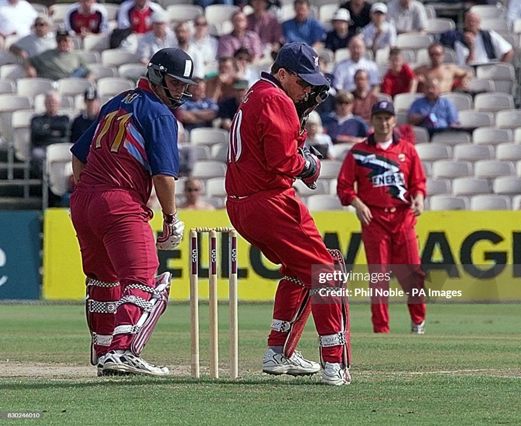 CRICKET/Hegg/Face